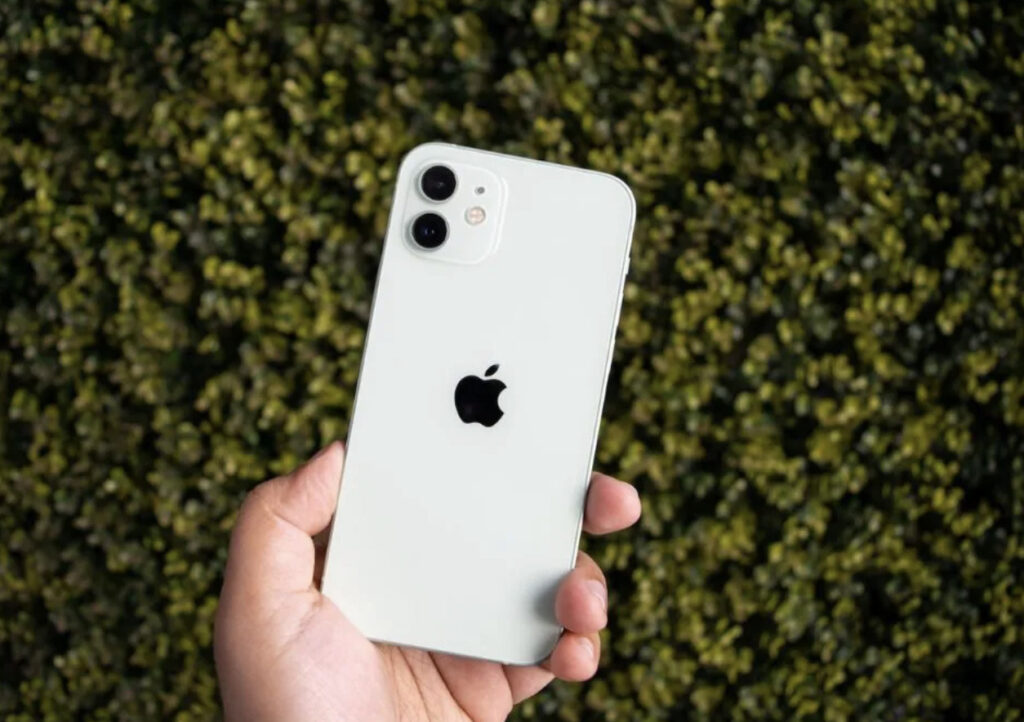 Apple Sent Mail to 91 Nations' iPhone Users Including India For Mercenary Spyware Attack